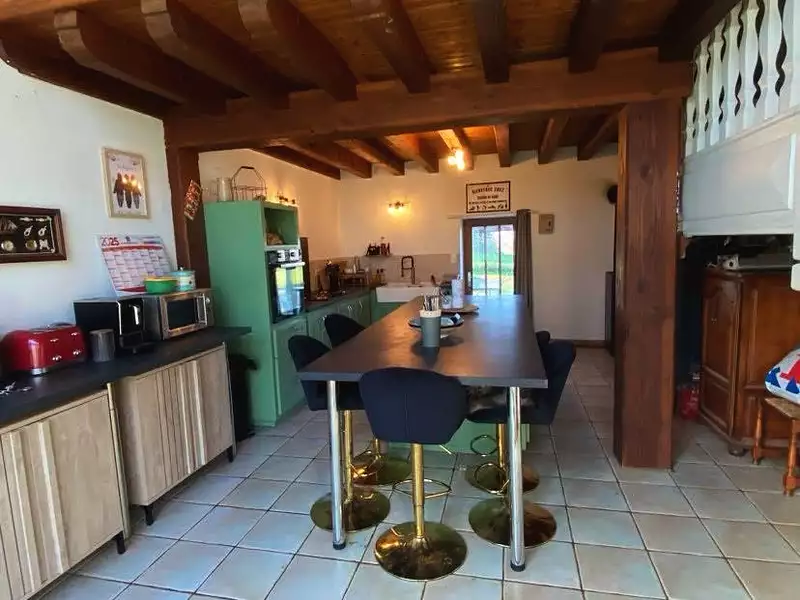 Maison, 225 m²