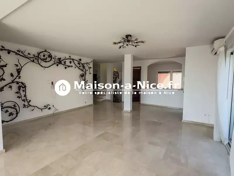 Maison, 333,07 m²