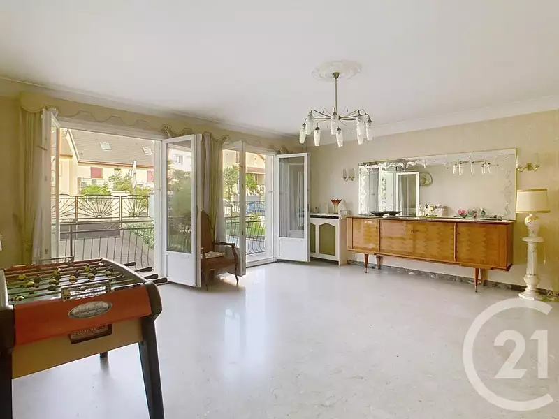 Immeuble, 279 m²