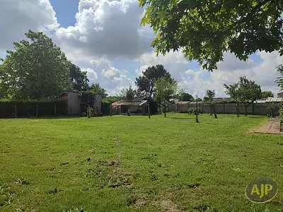 Terrain, 880 m²