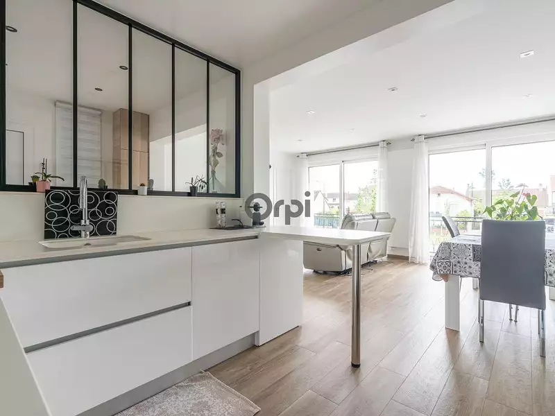 Maison, 253 m²