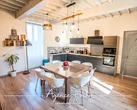 Maison, 240 m²