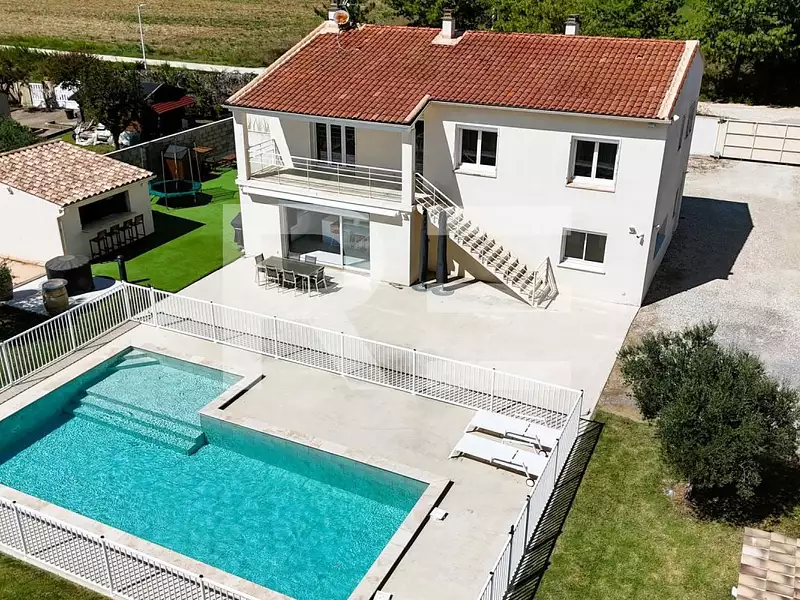 Maison, 169 m²