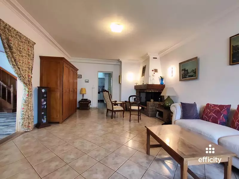 Maison, 235 m²