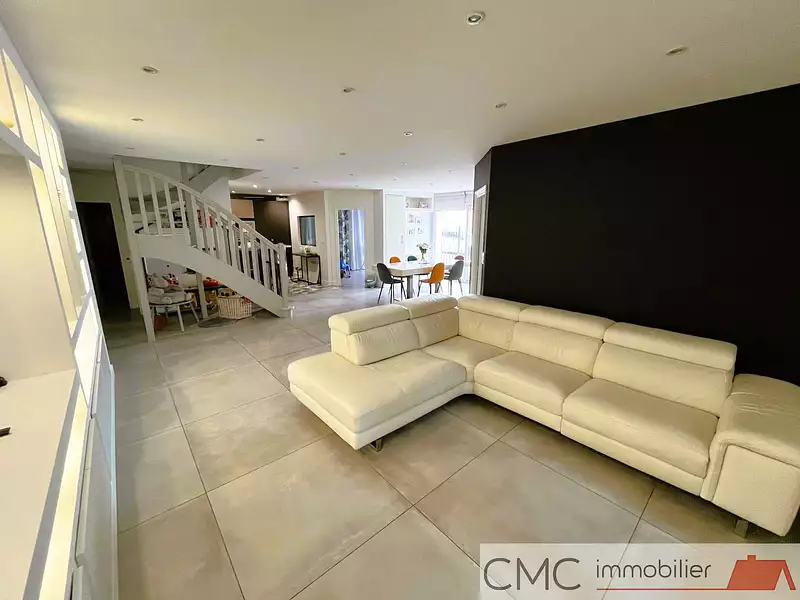 Maison, 284,69 m²