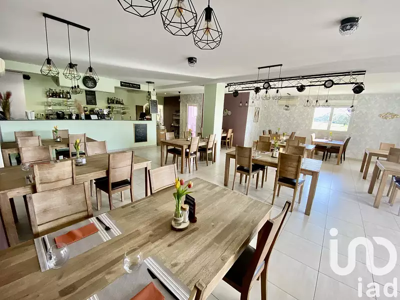 Immeuble, 667 m²