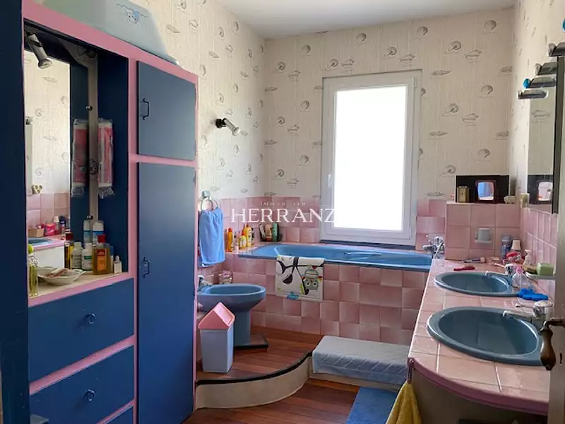 Maison, 204 m²