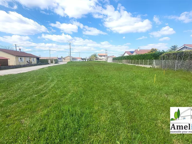 Terrain, 900 m²