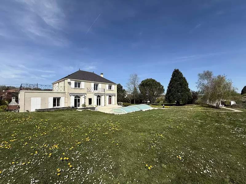 Maison, 240 m²