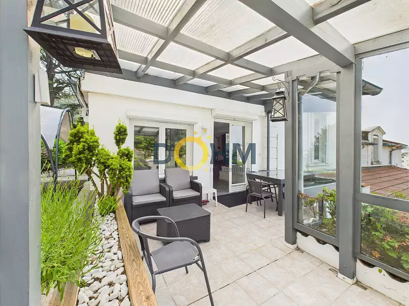 Maison, 243 m²