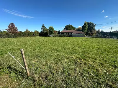 Terrain, 1 077 m²