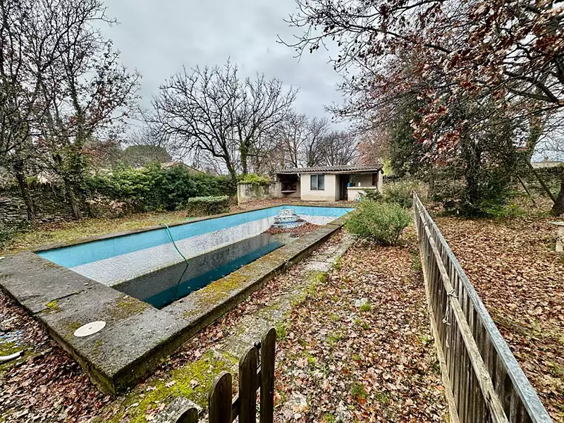 Terrain, 1 700 m²