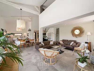 Maison, 220 m²