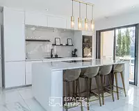 Maison, 195 m²