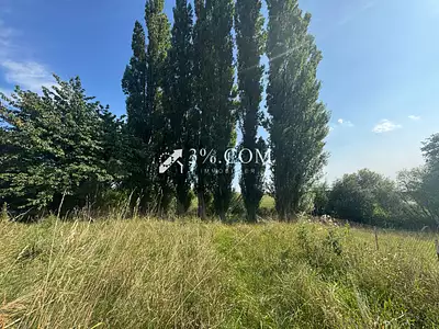 Terrain, 700 m²