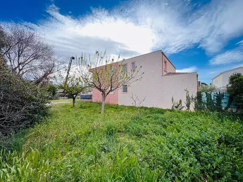 Terrain, 368 m²