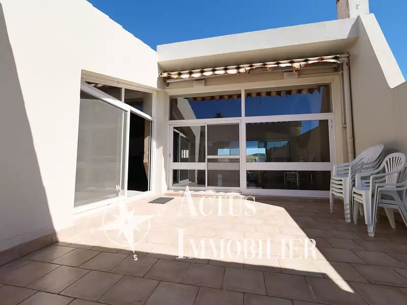 Maison, 242 m²