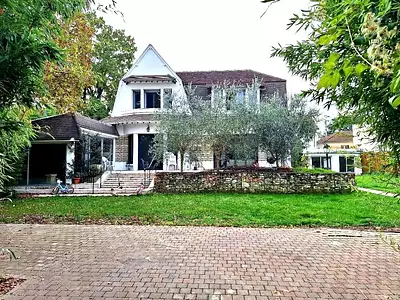 Maison, 235 m²