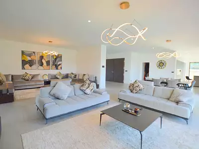 Maison, 235 m²