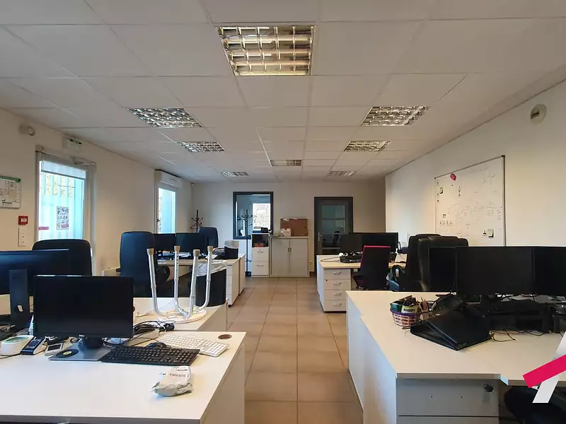 Divers, 468 m²