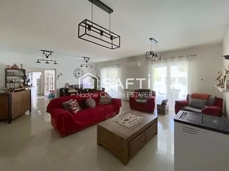 Maison, 200 m²