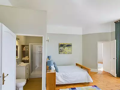 Maison, 1 100 m²