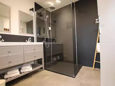 Maison, 1 300 m²