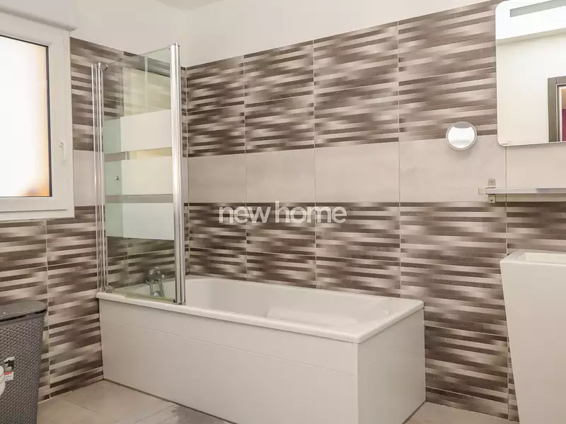 Maison, 180 m²