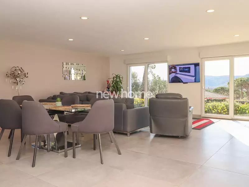 Maison, 180 m²