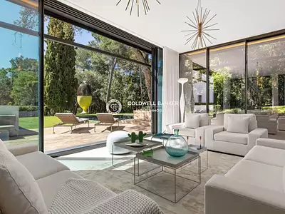 Maison, 982 m²