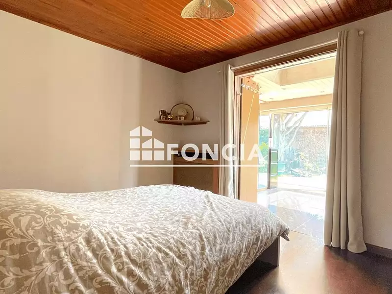 Maison, 240 m²