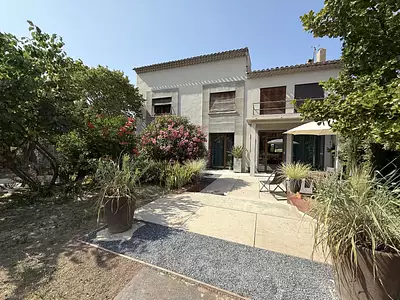 Maison, 240 m²