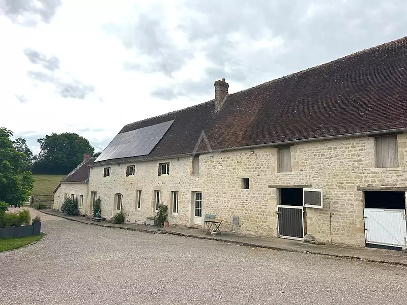 Maison, 225 m²