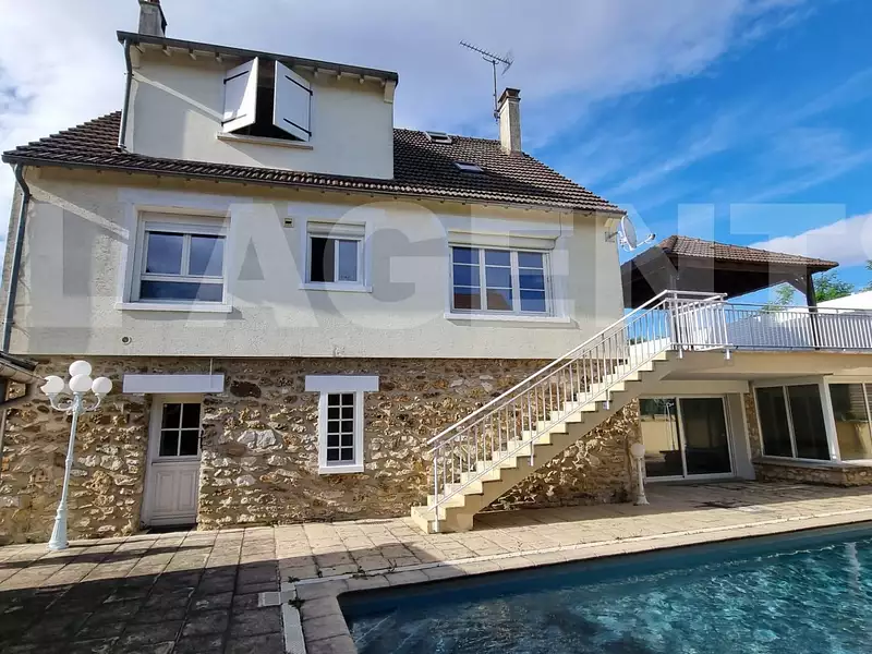 Maison, 295 m²