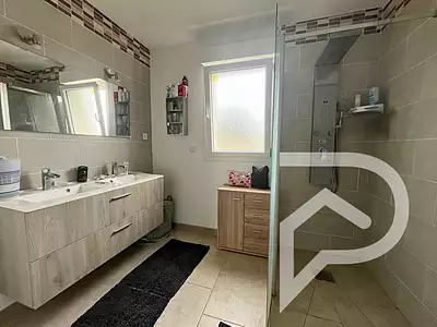 Maison, 220 m²