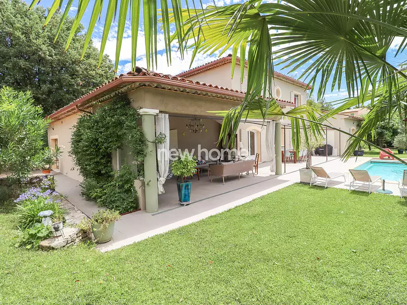 Maison, 222 m²