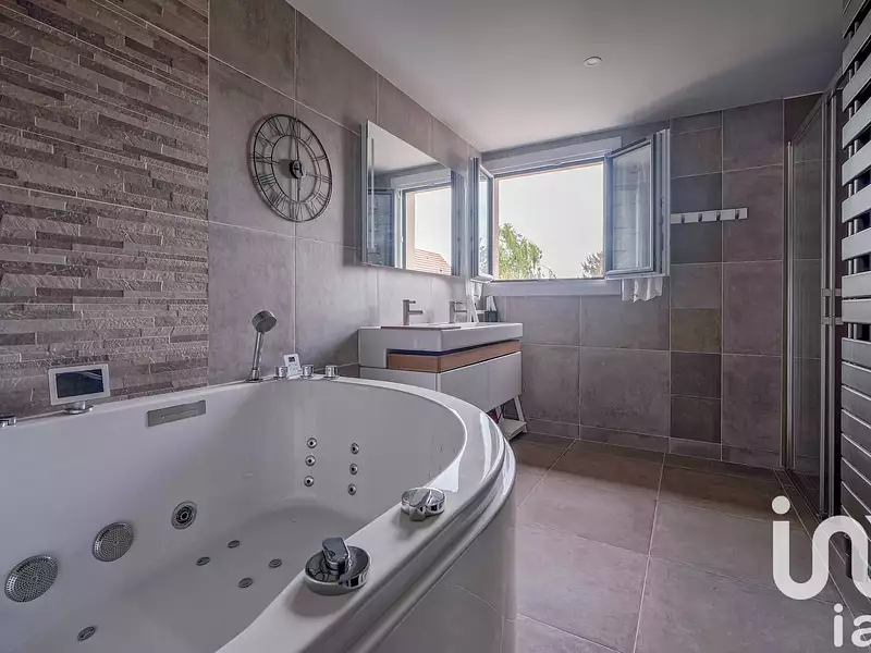 Maison, 168 m²