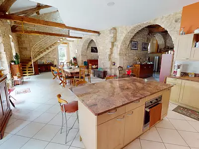 Maison, 616 m²