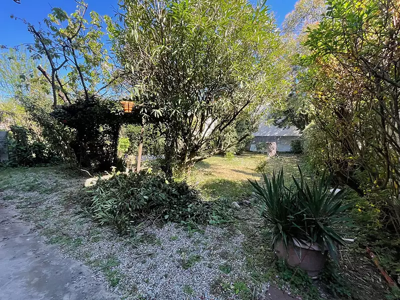 Terrain, 411 m²