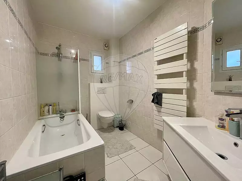 Maison, 180 m²