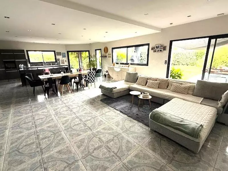Maison, 365 m²