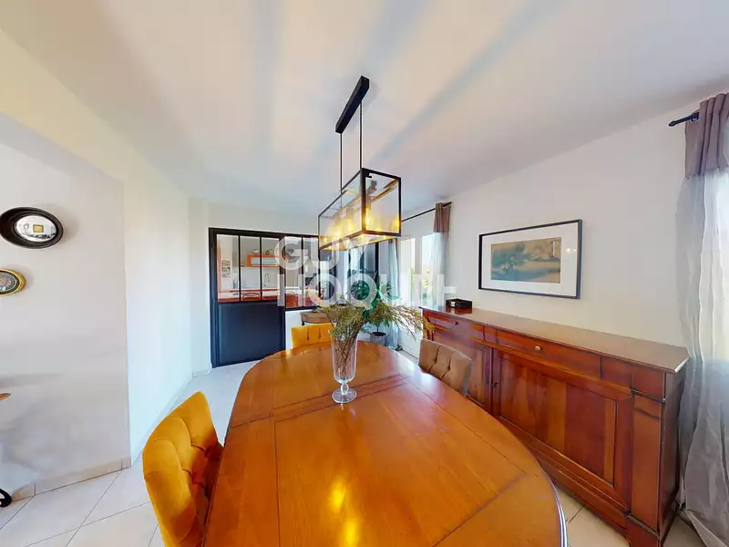 Maison, 220 m²