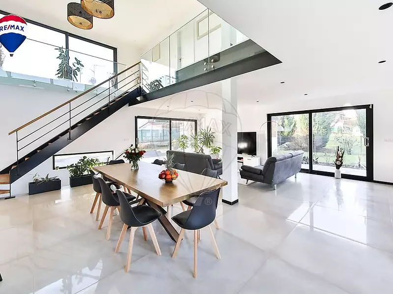Maison, 348 m²