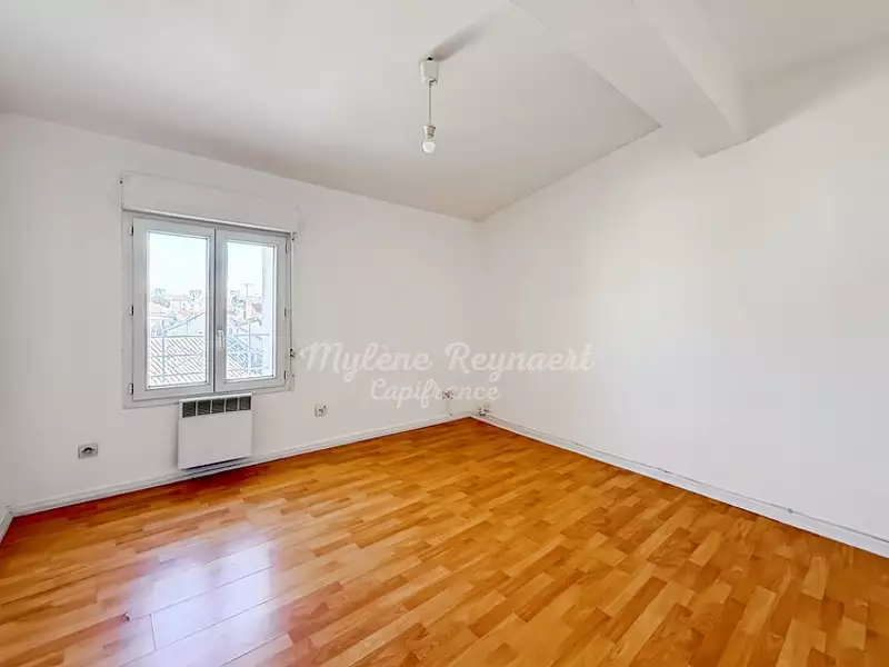 Immeuble, 318 m²