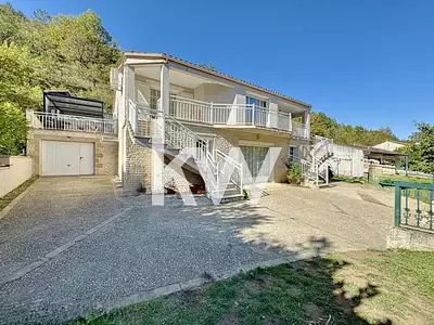 Maison, 245 m²