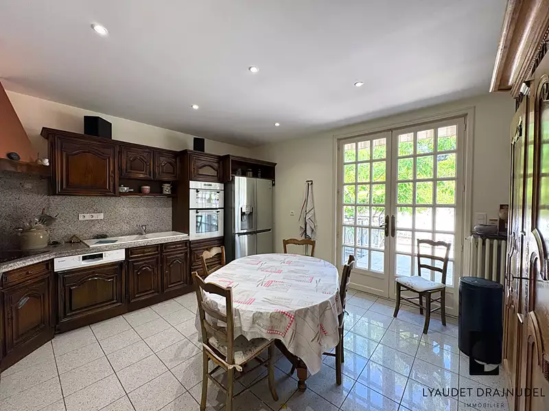 Maison, 244 m²