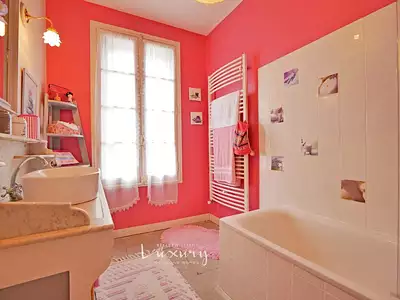 Maison, 335 m²