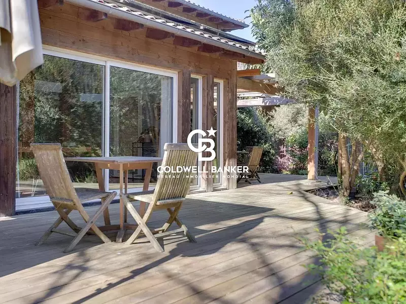 Maison, 240 m²