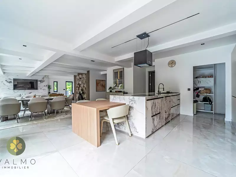 Maison, 315 m²