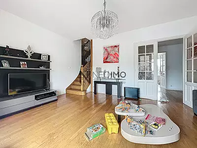 Immeuble, 681,57 m²